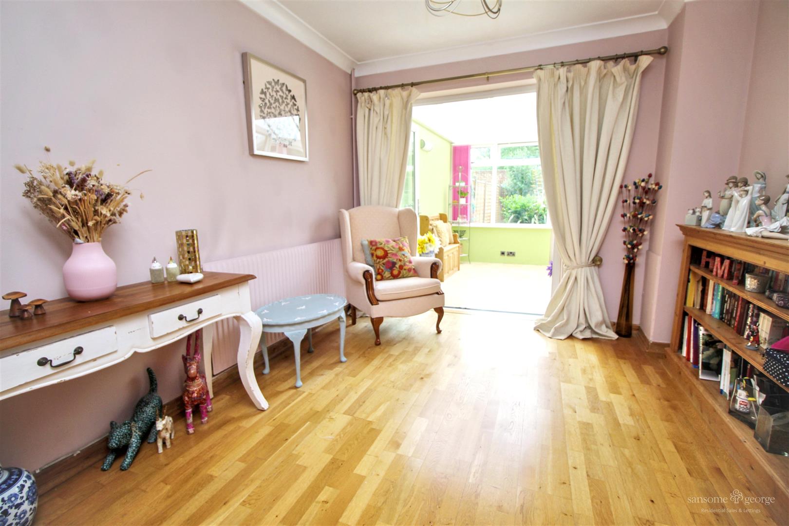 Sandhills Way, Calcot, Reading